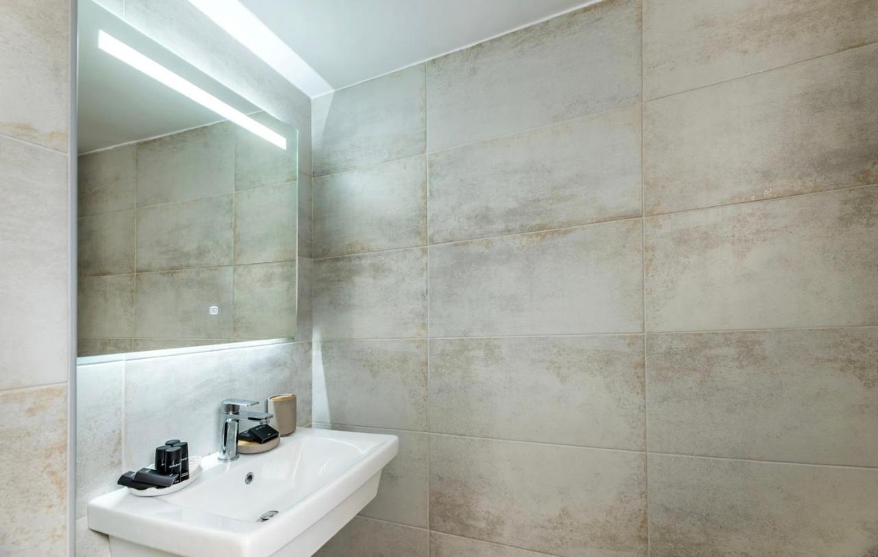 Eleusis Suites Α Exterior photo
